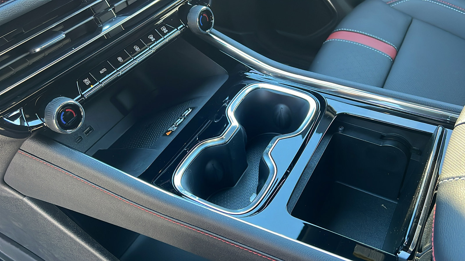 New 2026 Chevrolet Traverse RS image 23