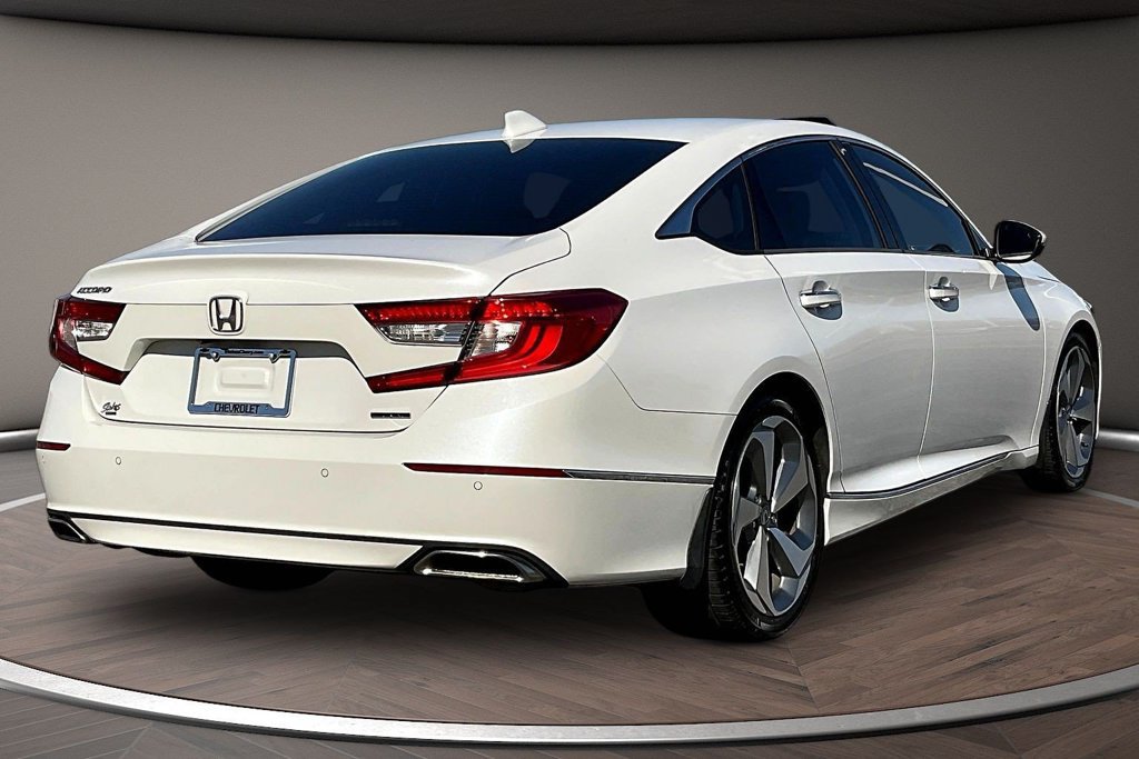 Used 2018 Honda Accord Touring image 6