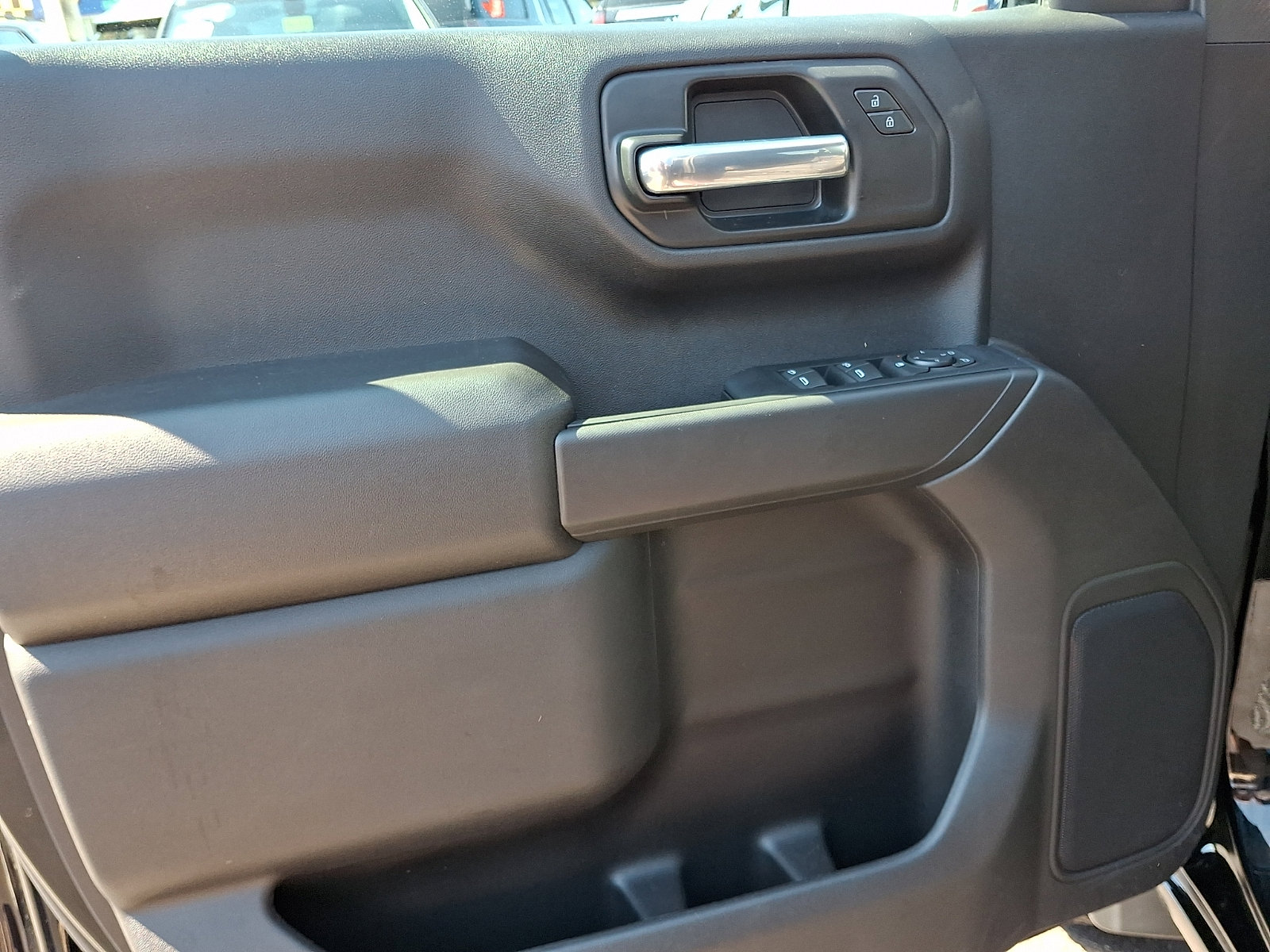 Used 2025 Chevrolet Silverado 1500 Custom Trail Boss w/ Turbomax Blackout Package AWD/4WD image 14