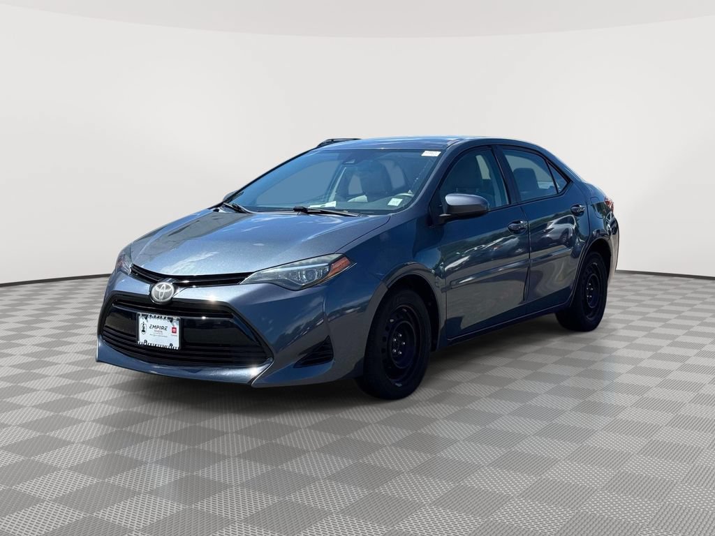 Used 2018 Toyota Corolla LE FWD image 3