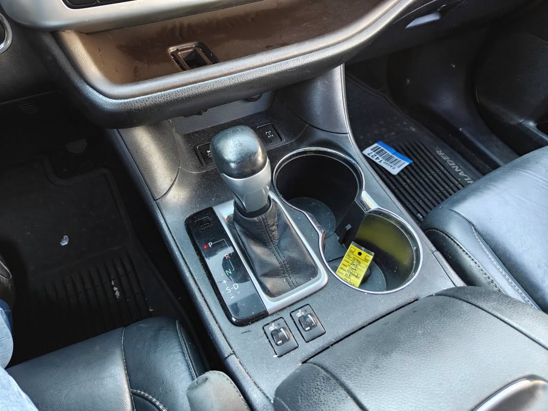 Used 2015 Toyota Highlander XLE AWD/4WD image 33