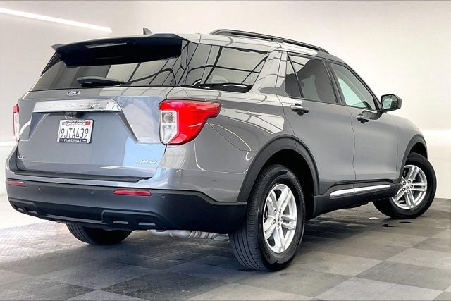 Used 2023 Ford Explorer XLT AWD/4WD image 13