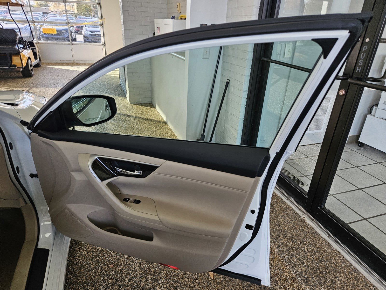 Used 2013 Nissan Altima 2.5 SL FWD image 13