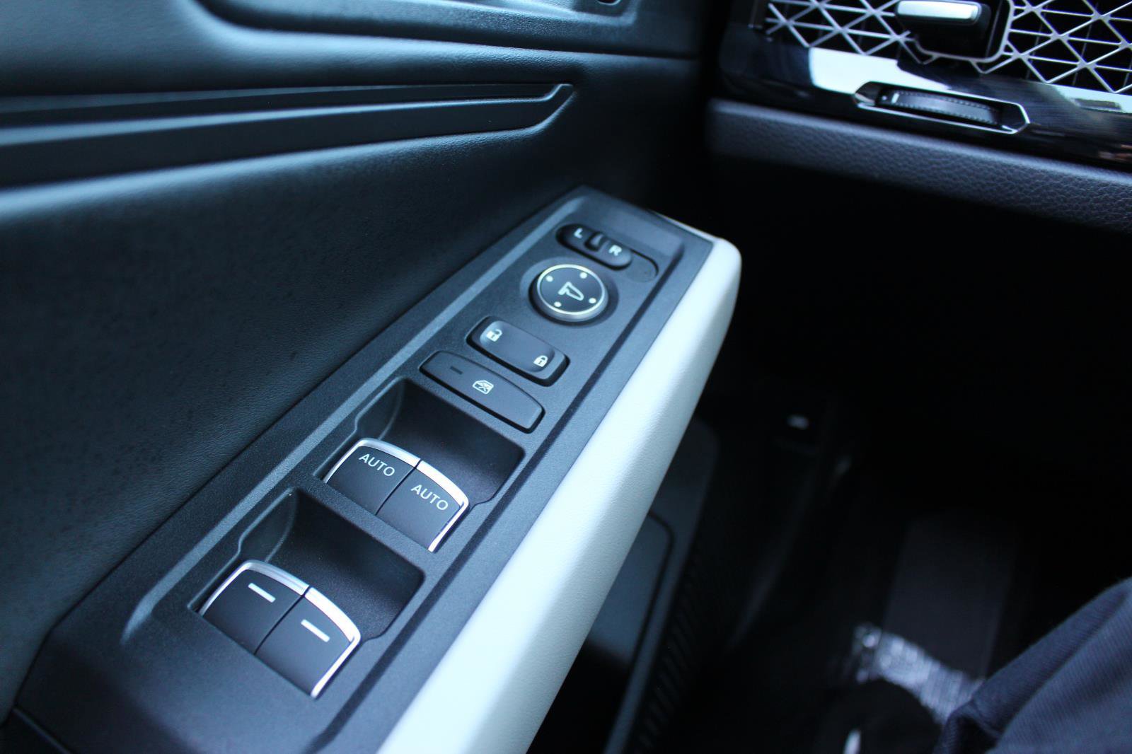 Used 2024 Honda Accord EX-L image 26