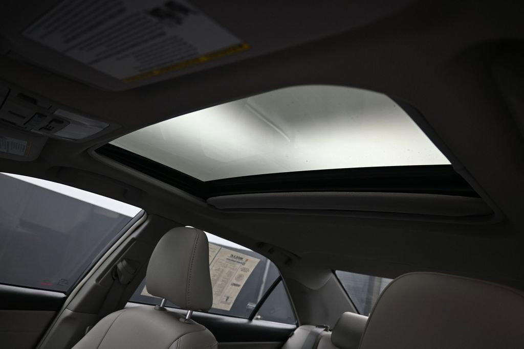 Used 2014 Toyota Camry XLE w/ Leather Package FWD image 27