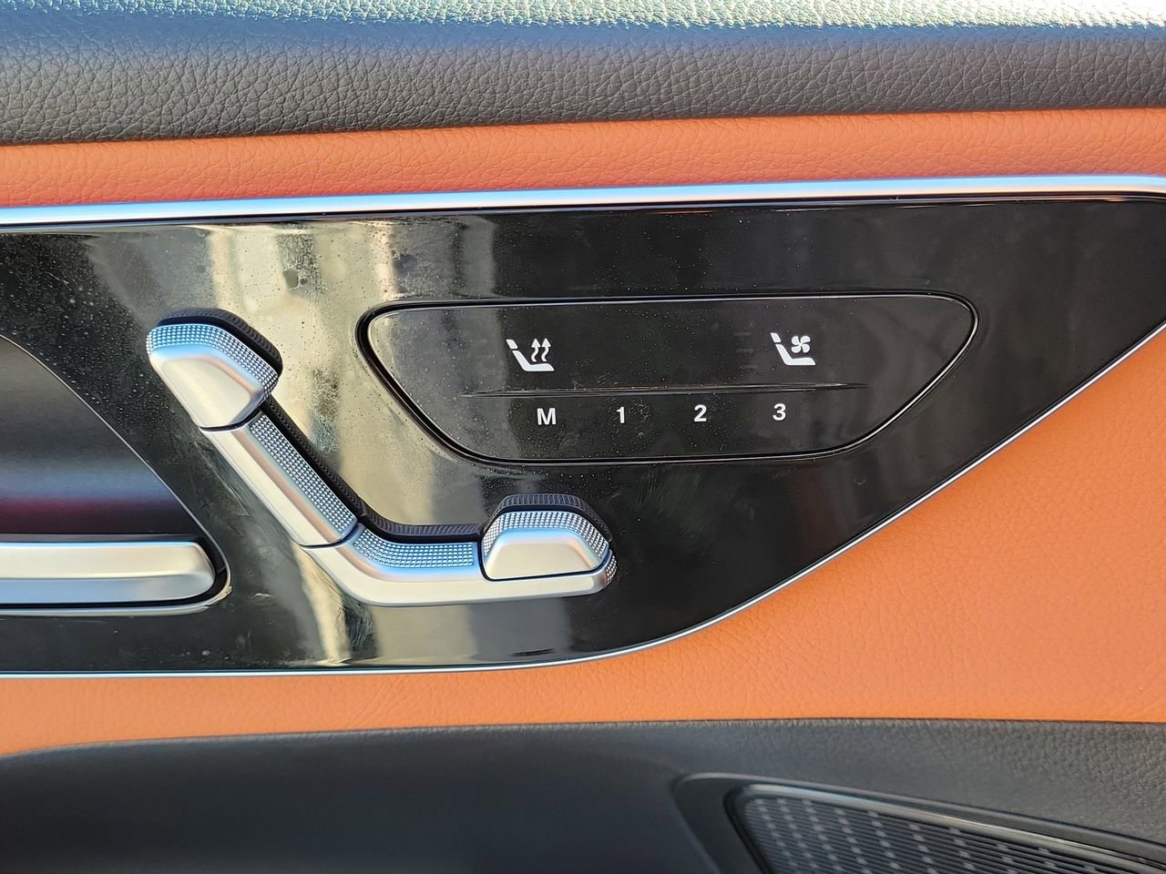 Certified 2026 Mercedes-Benz GLC 300 image 23