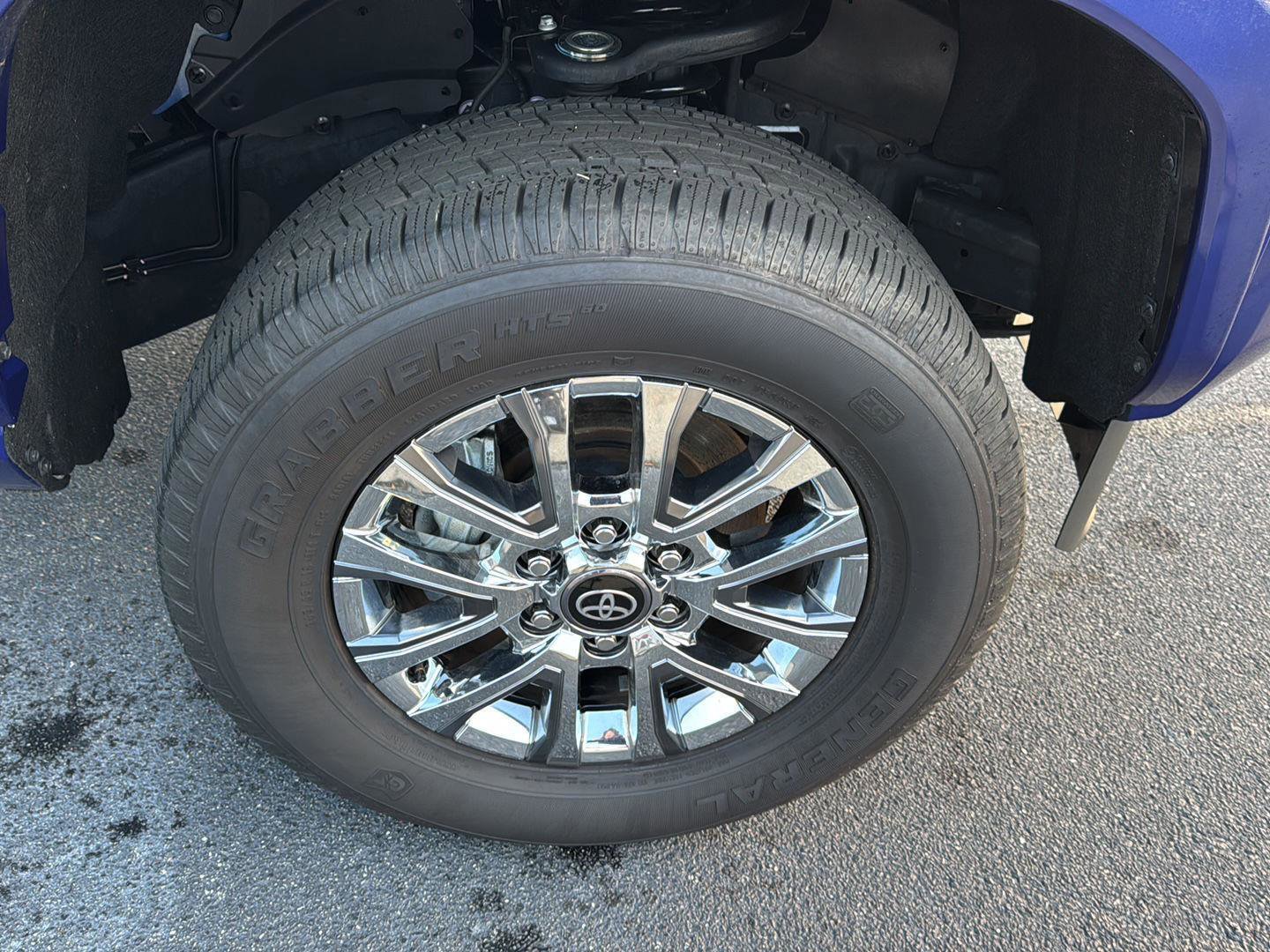 Used 2024 Toyota Tacoma Limited image 35