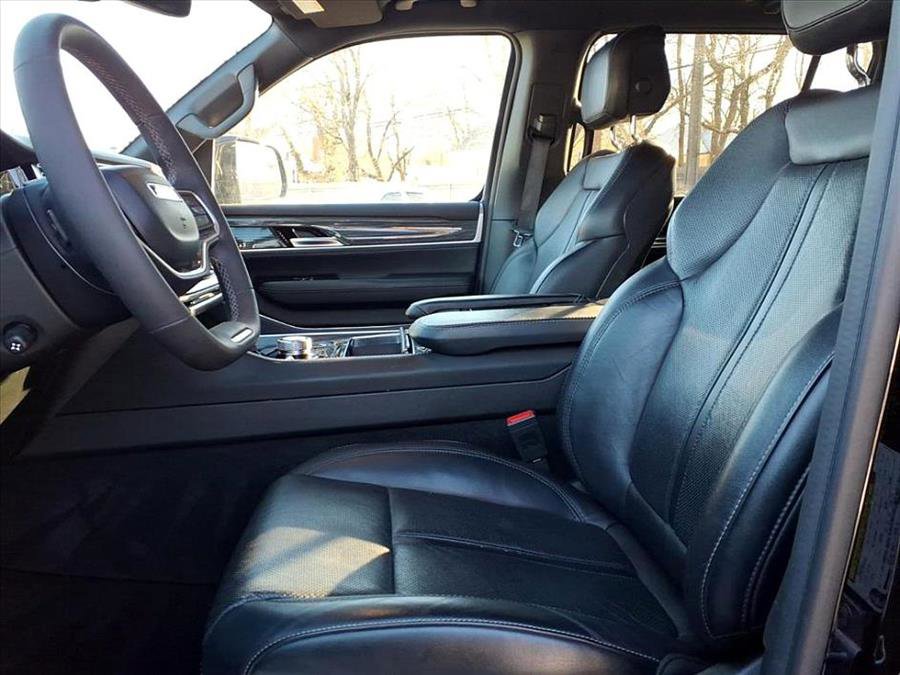 Used 2022 Jeep Wagoneer Series III w/ Premium Group I image 19