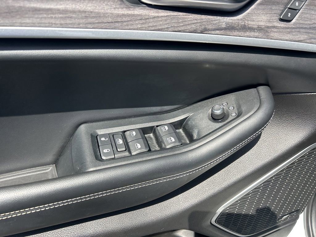 Certified 2023 Jeep Grand Cherokee Limited w/ Luxury Tech Group II image 36