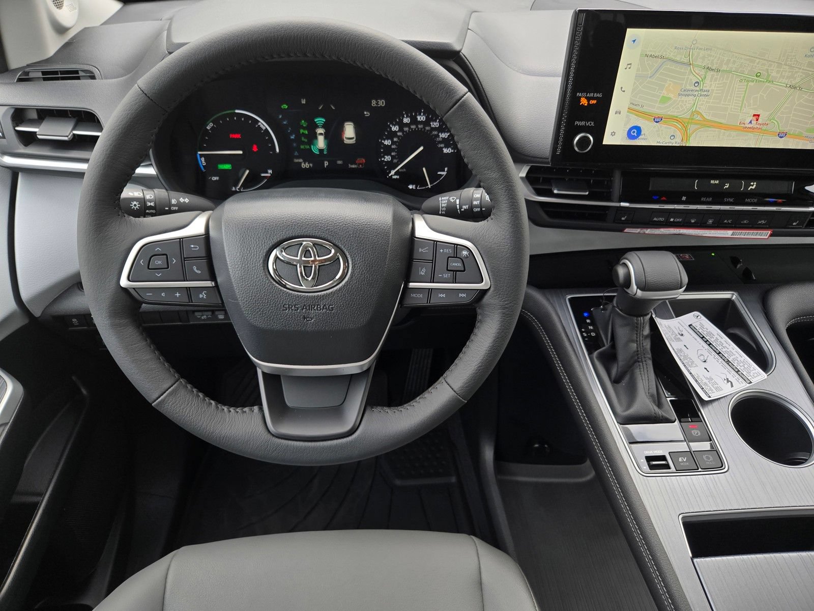 Used 2026 Toyota Sienna XLE FWD image 13
