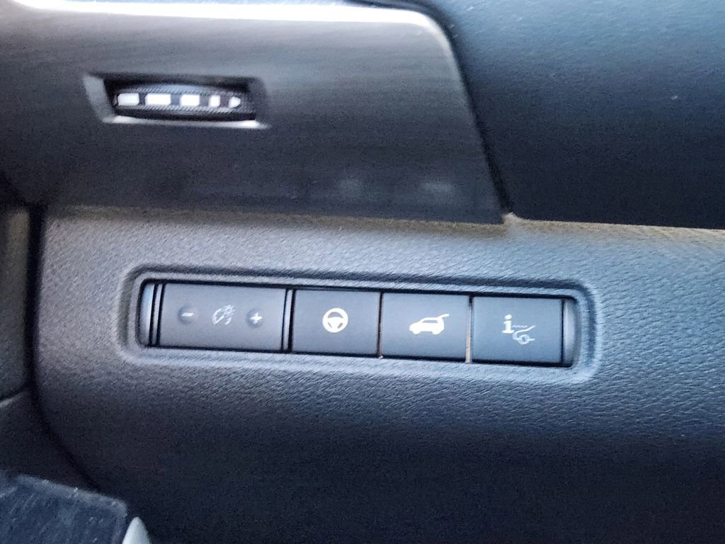 Used 2023 Nissan Pathfinder Platinum w/ Cargo Package image 21