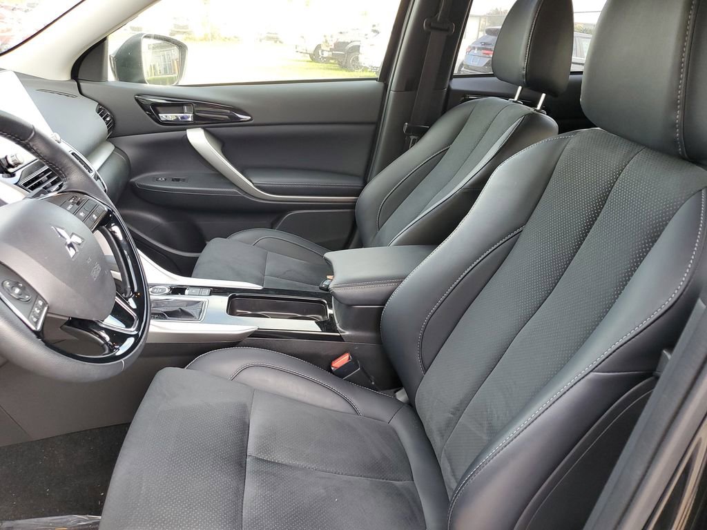 Used 2025 Mitsubishi Eclipse Cross Black Edition image 16