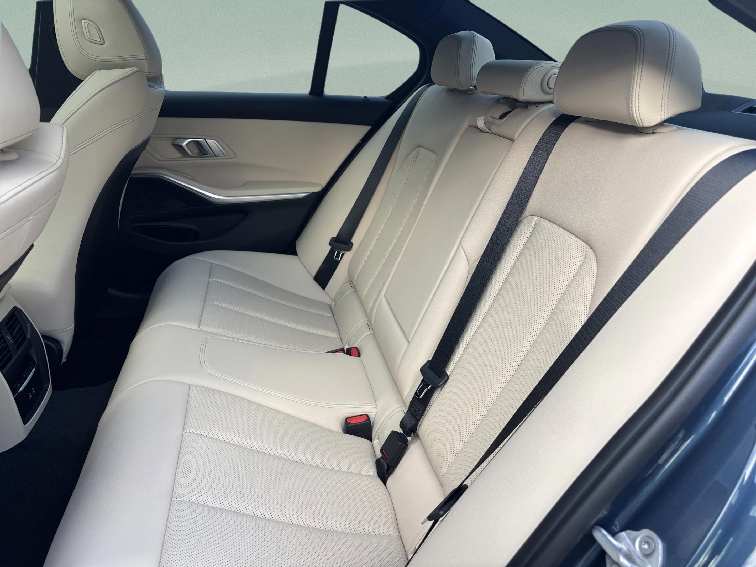 Used 2026 BMW 330i xDrive Sedan w/ Convenience Package image 26