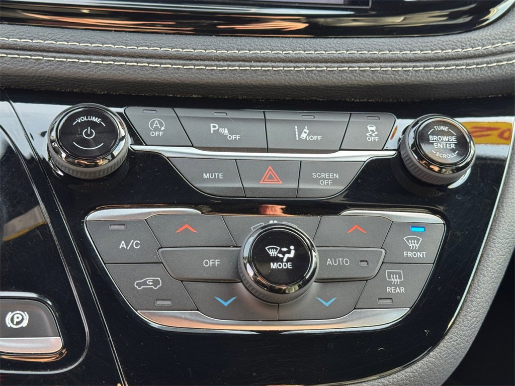 Certified 2022 Chrysler Pacifica Touring-L w/ S Appearance Package image 22