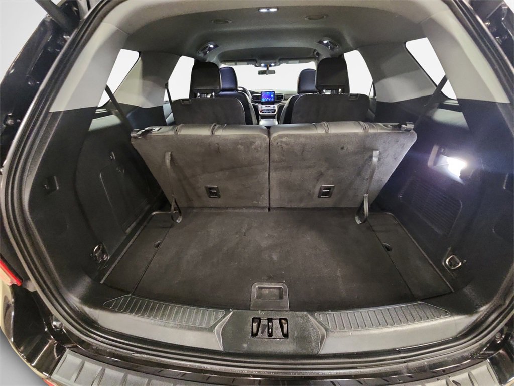 Used 2022 Ford Explorer XLT w/ Equipment Group 202A image 25