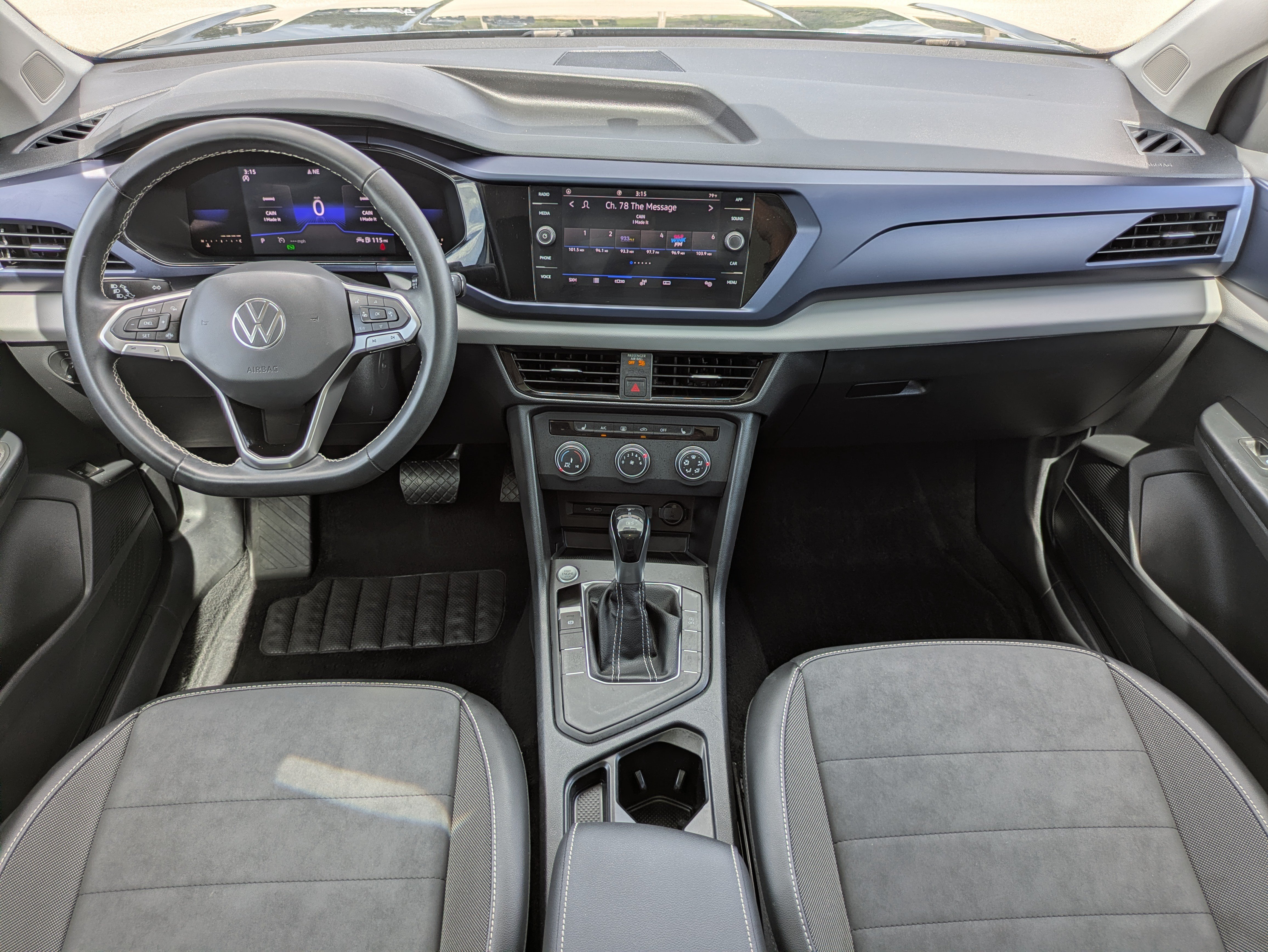 Used 2022 Volkswagen Taos SE w/ Panoramic Sunroof Package FWD image 15