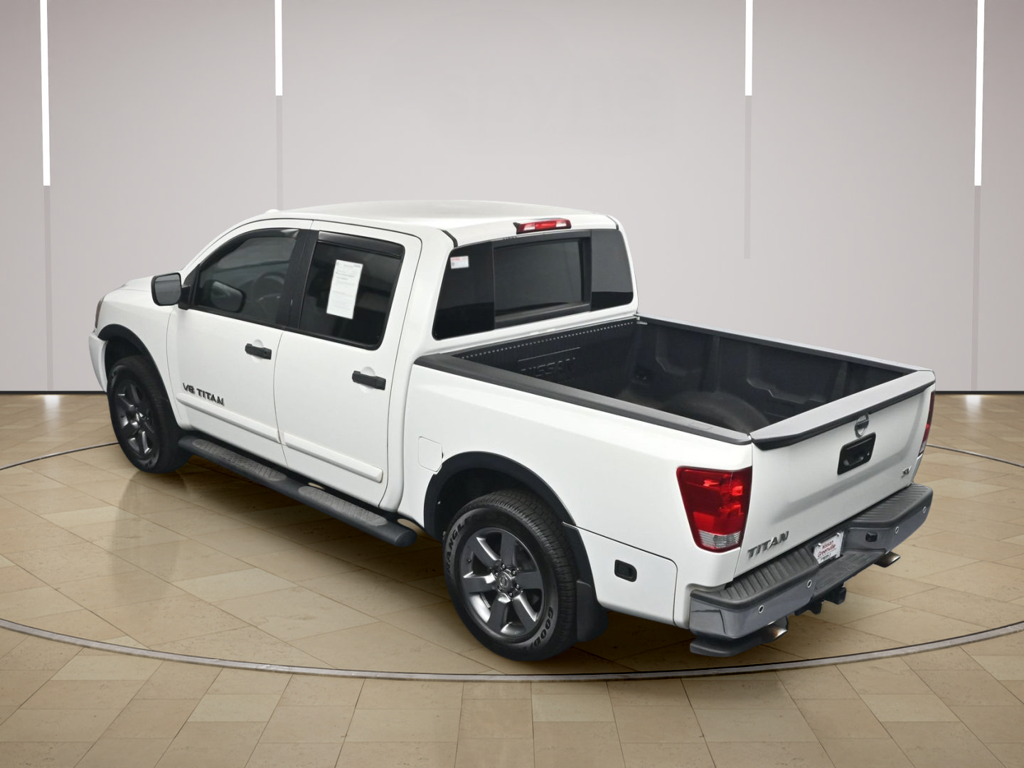 Used 2015 Nissan Titan SV w/ SV Value Truck Package RWD image 35