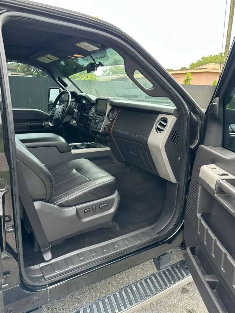Used 2015 Ford F450 Lariat w/ Lariat Chrome Package AWD/4WD image 12