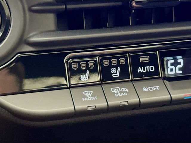 Used 2025 Toyota Crown Platinum image 21