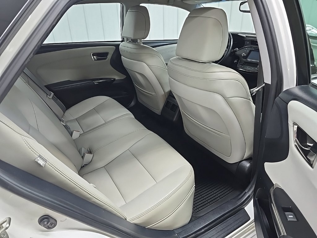 Used 2018 Toyota Avalon Touring w/ Carpet Mat Package FWD image 18