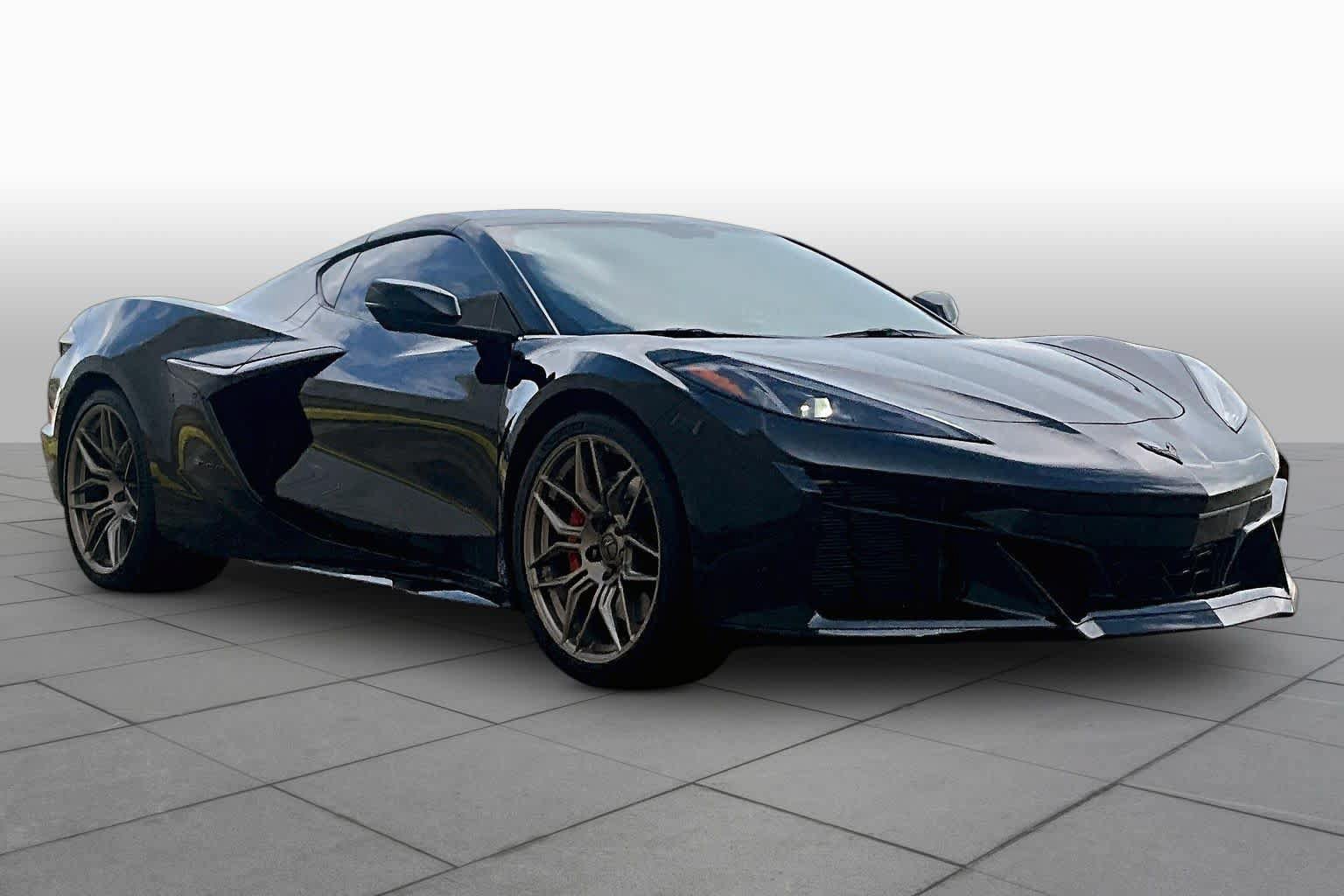 Used 2023 Chevrolet Corvette Z06 RWD image 2