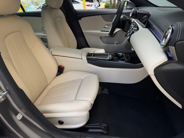 Used 2025 Mercedes-Benz CLA 250 image 14