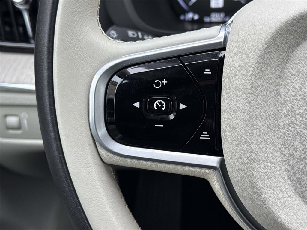 Used 2020 Volvo XC60 T6 Inscription w/ Protection Package Premier image 27