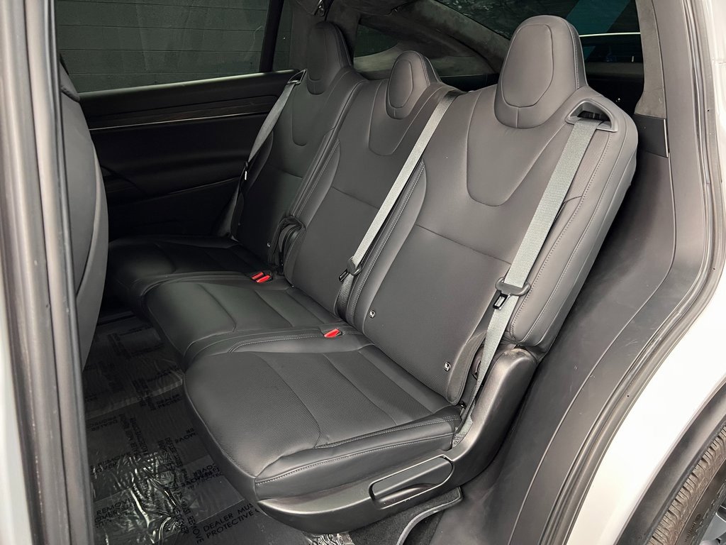 Used 2025 Tesla Model X image 12