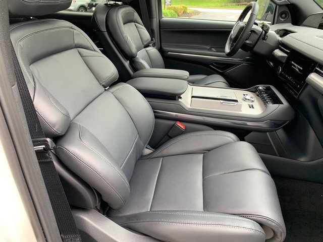 New 2026 Lincoln Navigator L Reserve w/ Jet Appearance Package AWD/4WD image 19
