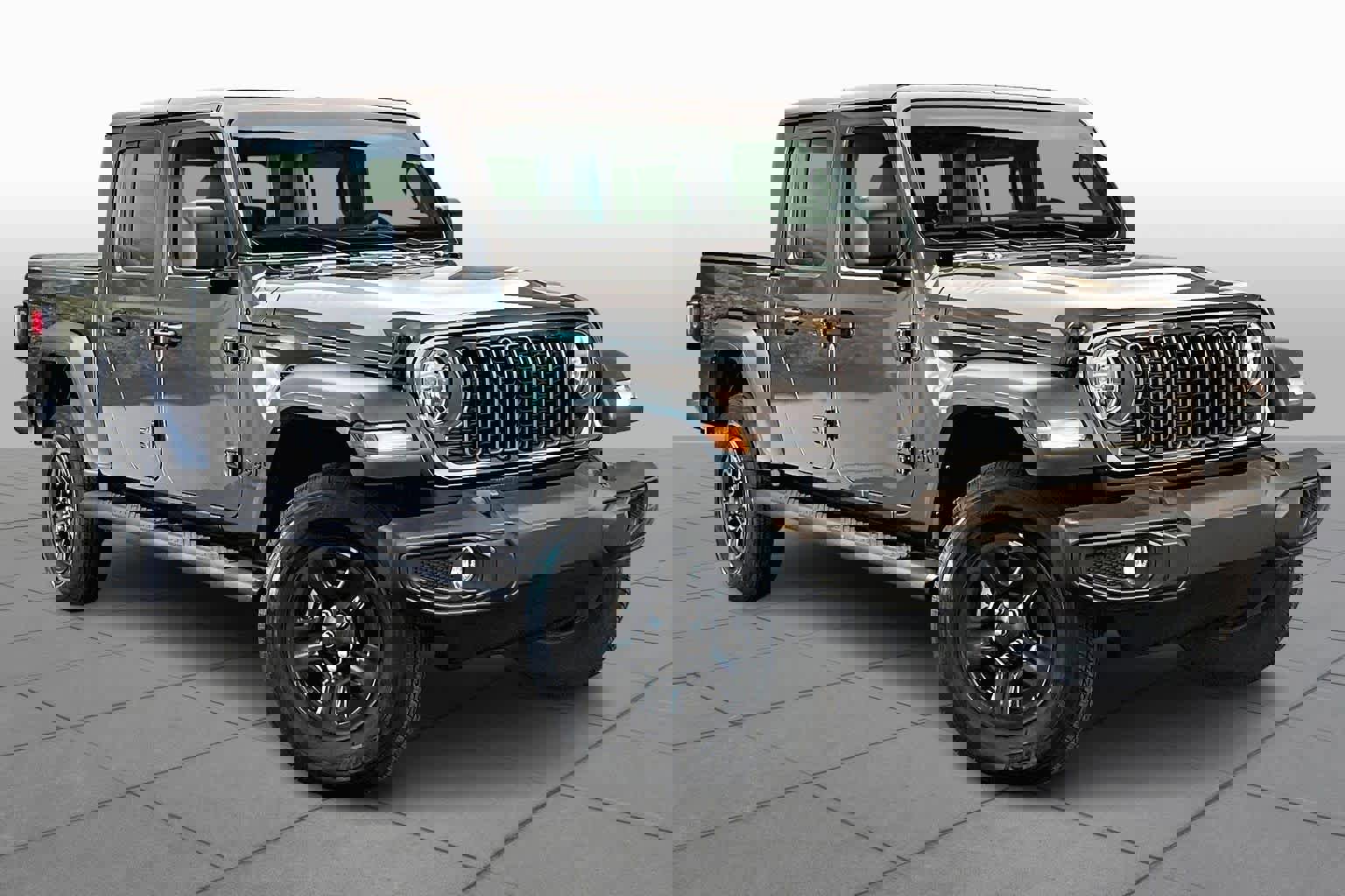 Used 2024 Jeep Gladiator Sport image 3