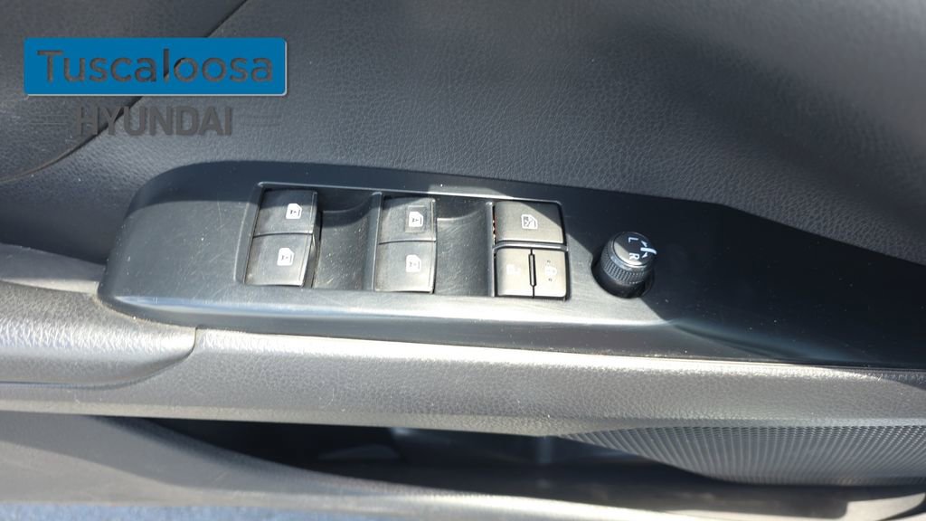 Used 2020 Toyota Camry SE FWD image 12