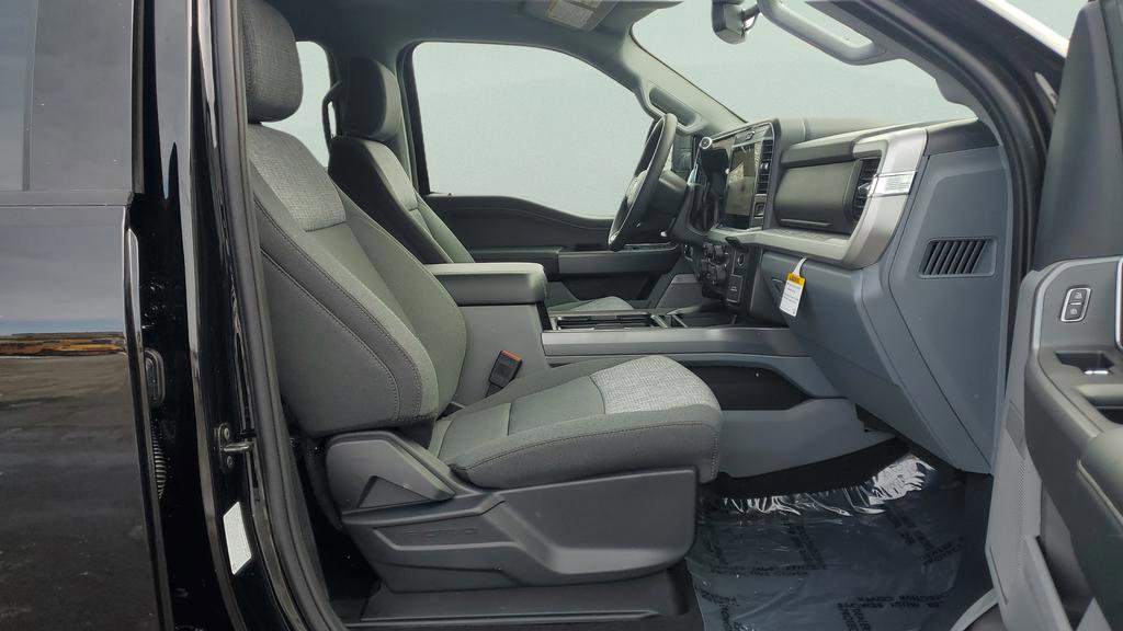 New 2026 Ford F250 XLT w/ XLT Premium Package image 19