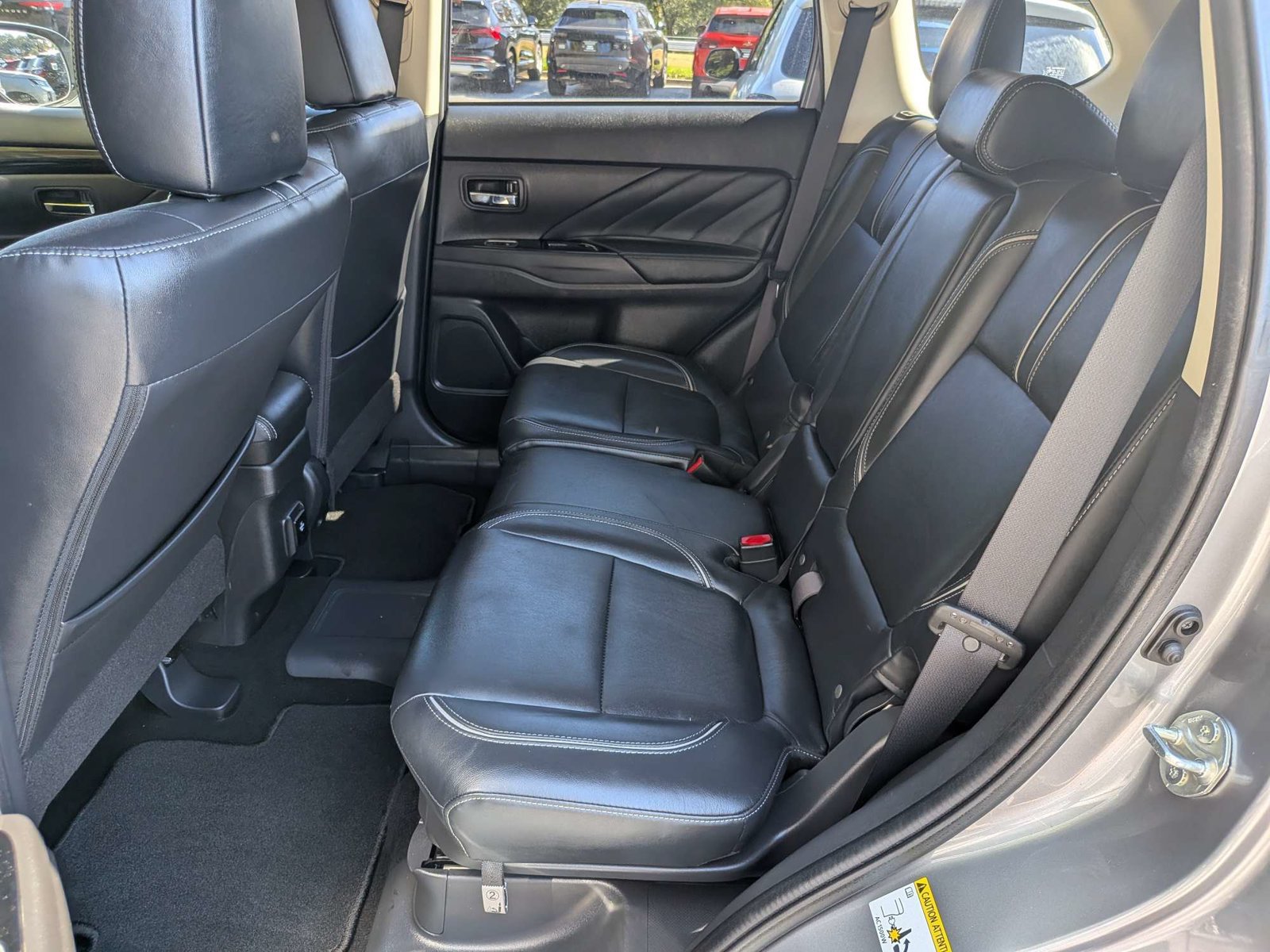 Used 2018 Mitsubishi Outlander GT AWD/4WD image 13