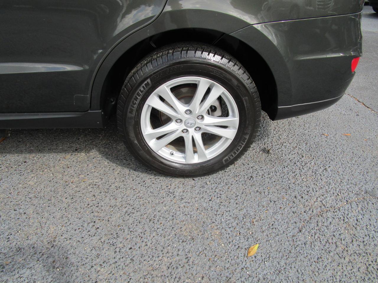 Used 2010 Hyundai Santa Fe Limited image 17