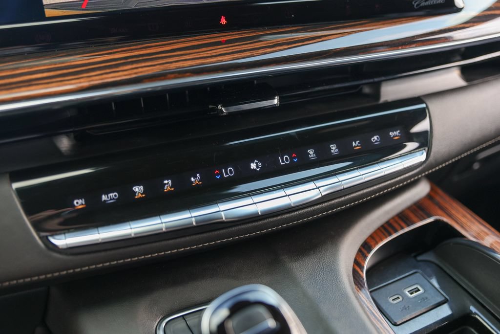 Used 2024 Cadillac Escalade ESV Premium Luxury w/ Performance Package AWD/4WD image 18