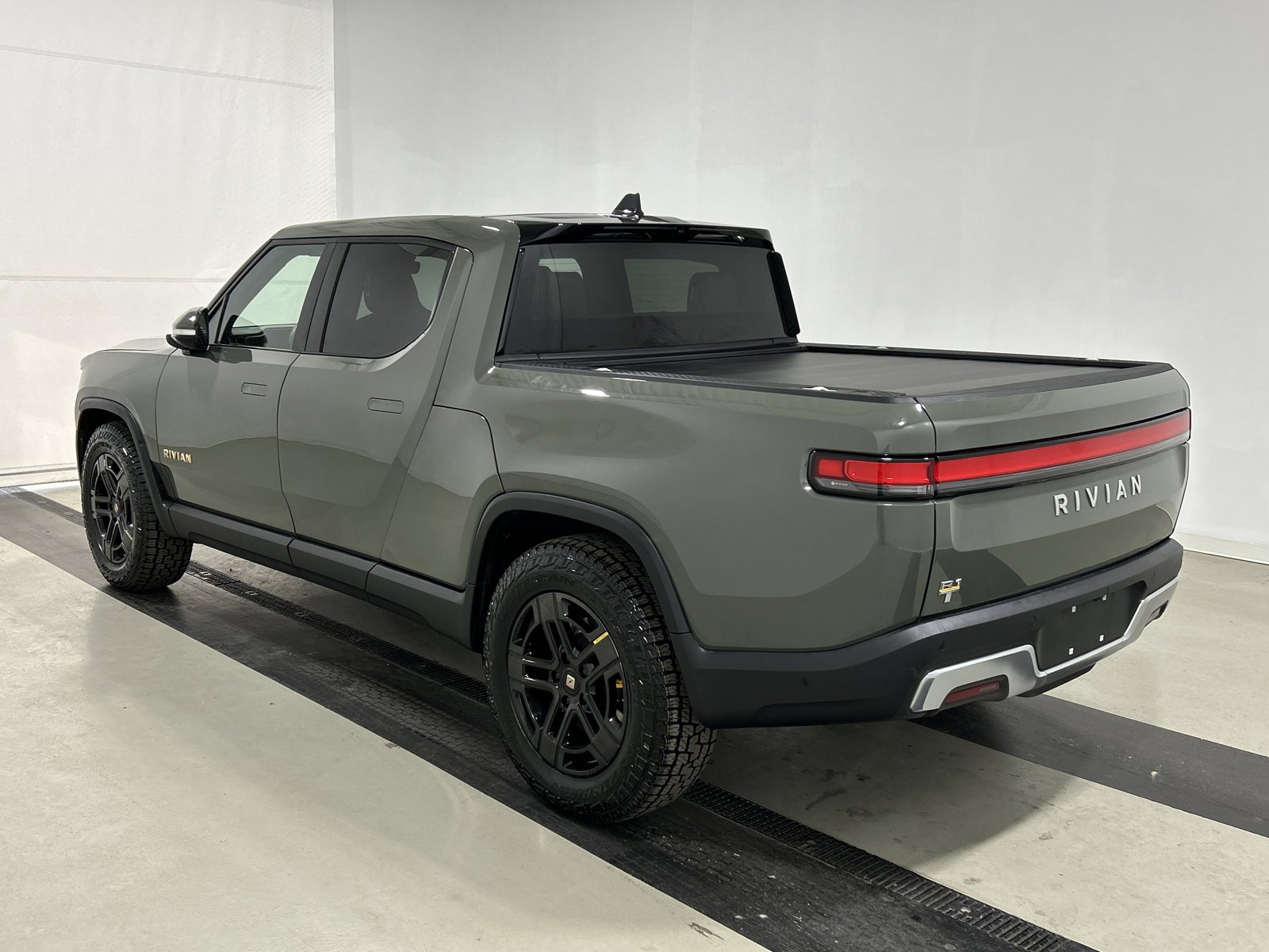 Used 2022 Rivian R1T Launch Edition image 3