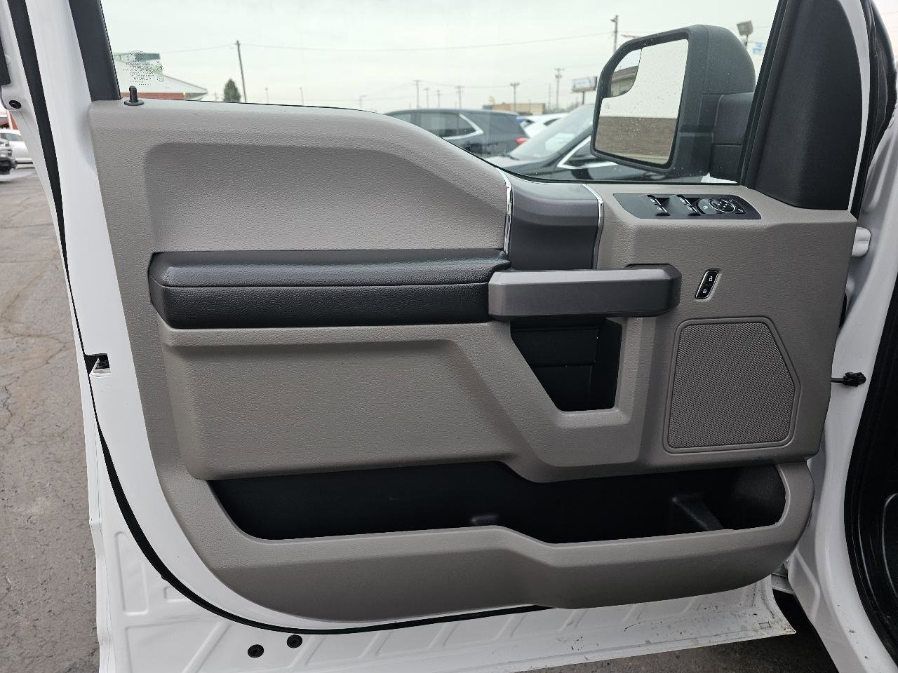 Used 2019 Ford F150 XLT w/ Equipment Group 301A Mid AWD/4WD image 4