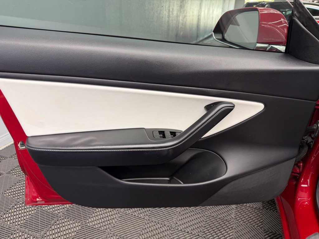 Used 2019 Tesla Model 3 Standard Range RWD image 33