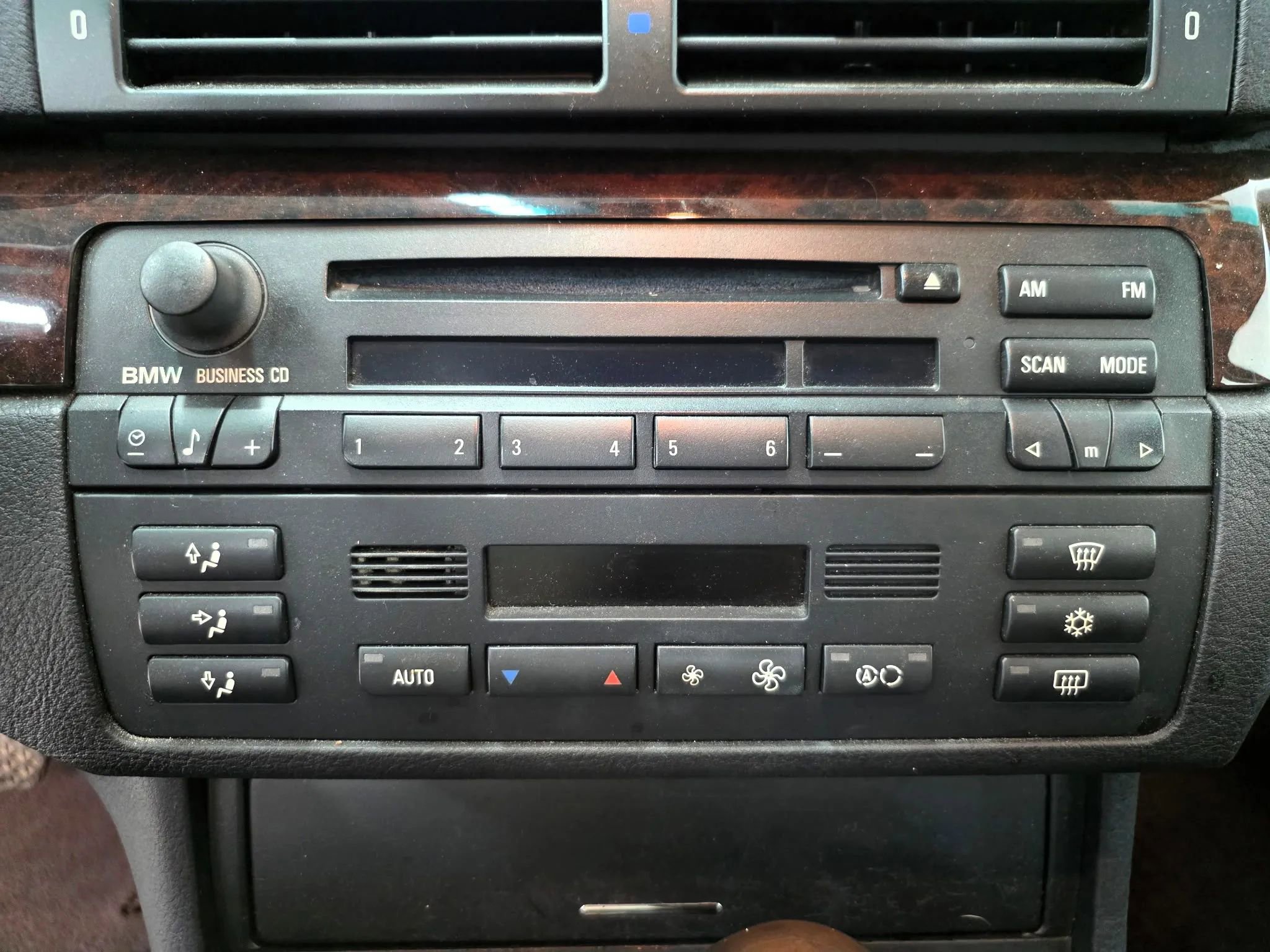 Used 2003 BMW 325i Sedan image 18