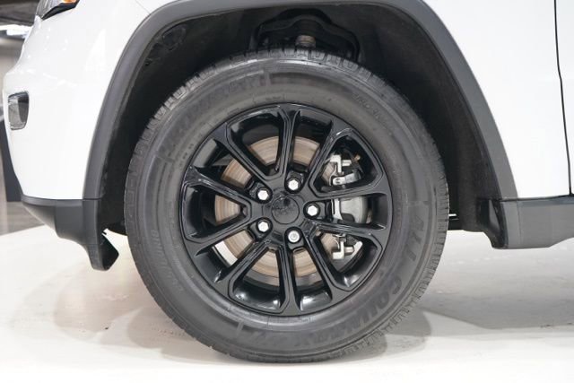 Used 2022 Jeep Grand Cherokee Laredo X image 13