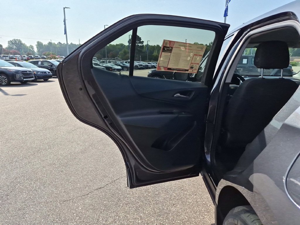 Used 2023 Chevrolet Equinox LT FWD image 28