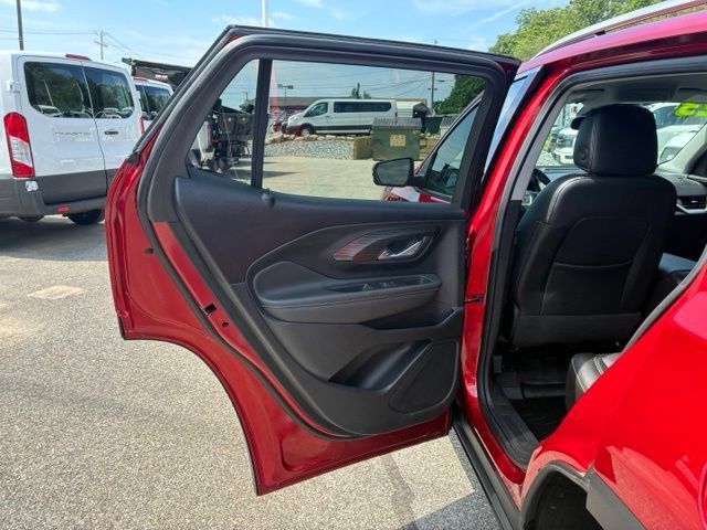 Used 2023 GMC Terrain SLT AWD/4WD image 13
