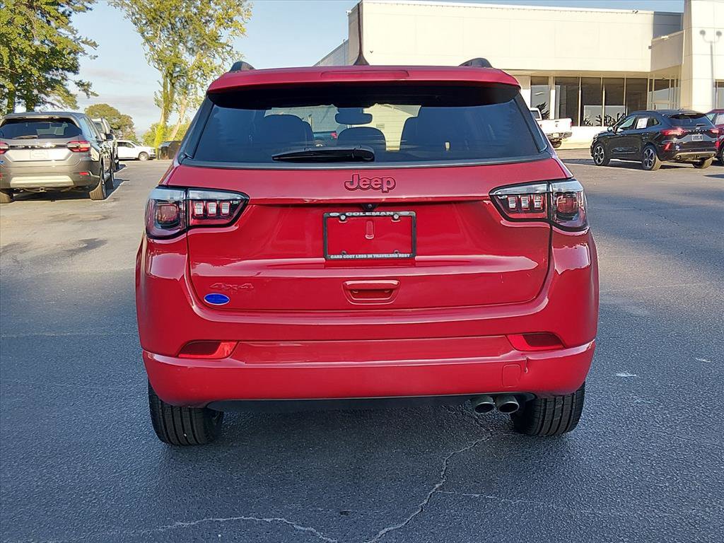 Used 2022 Jeep Compass Limited AWD/4WD image 5