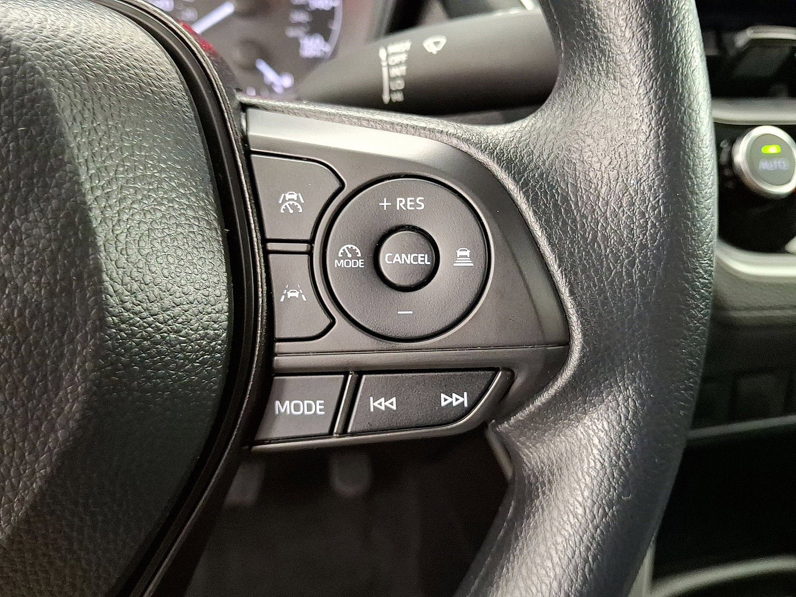 Used 2025 Toyota Corolla Cross AWD Hybrid image 18