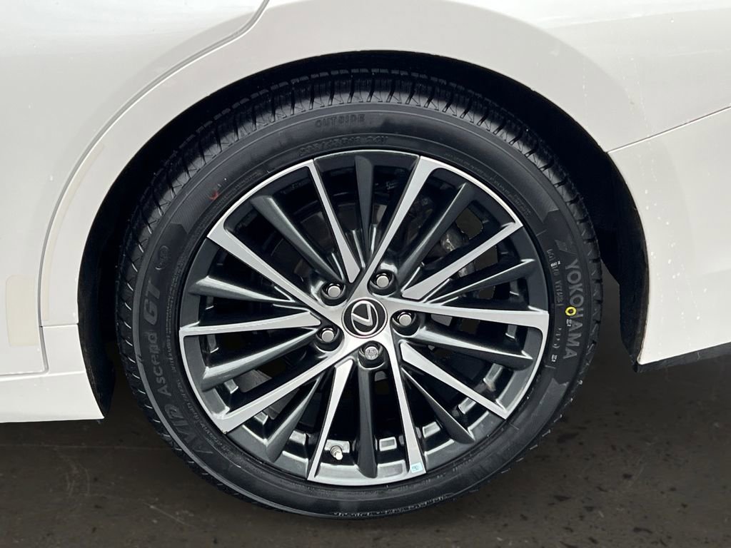 Certified 2024 Lexus ES 350 w/ Premium Package image 25