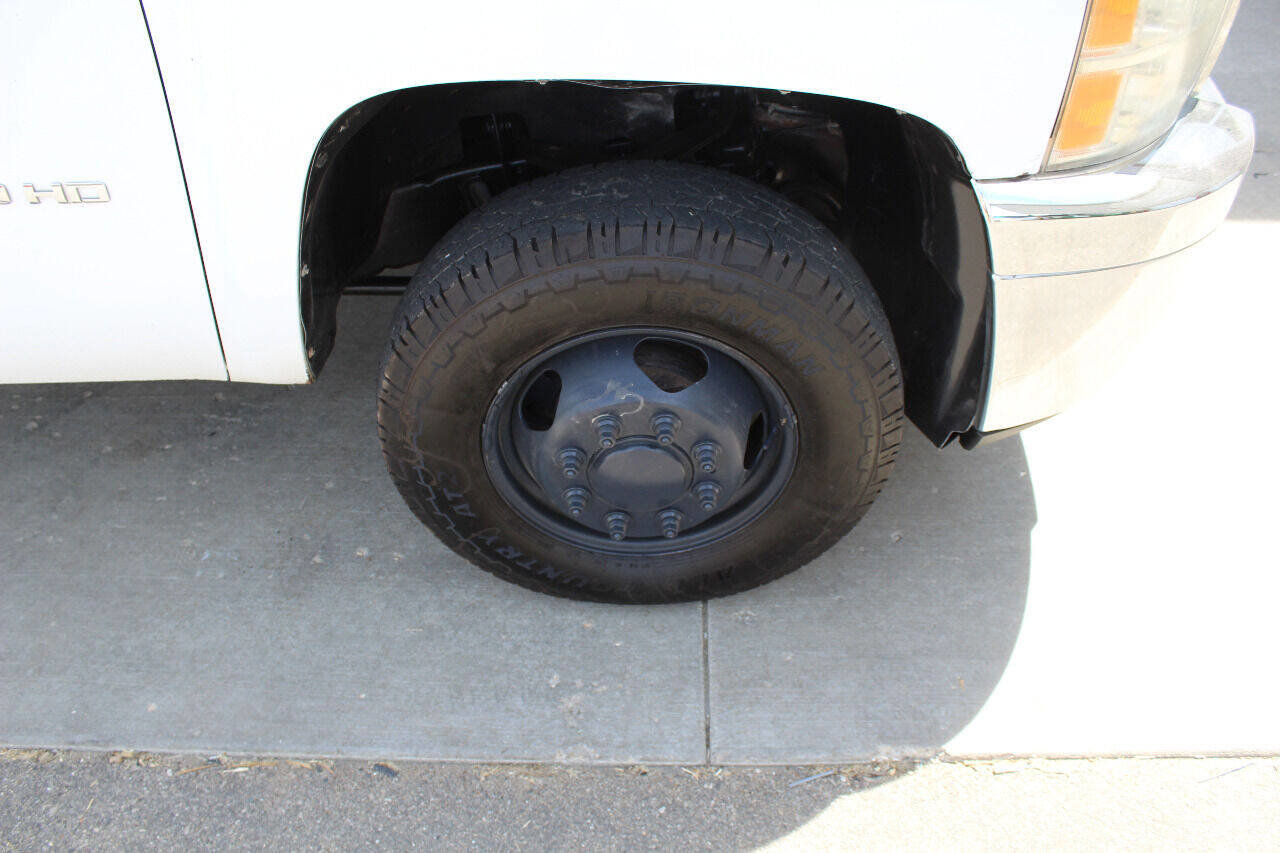 Used 2014 Chevrolet Silverado 3500 W/T w/ Skid Plate Package image 16