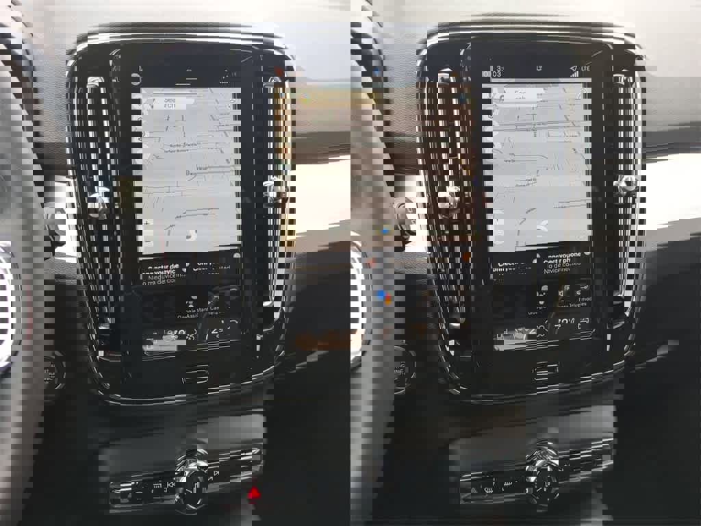 New 2026 Volvo XC40 B5 Ultra w/ Protection Package Premier image 27