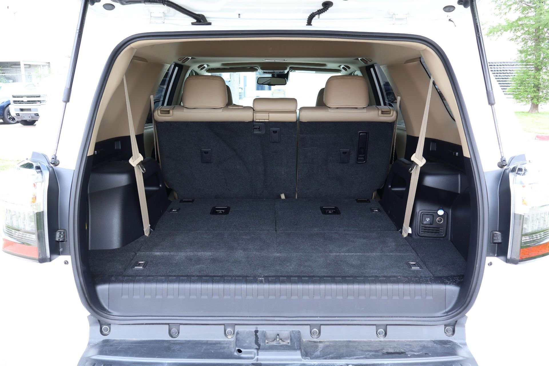 Used 2020 Toyota 4Runner SR5 Premium w/ Moonroof Package AWD/4WD image 19