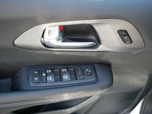 New 2027 Chrysler Pacifica Select AWD/4WD image 17
