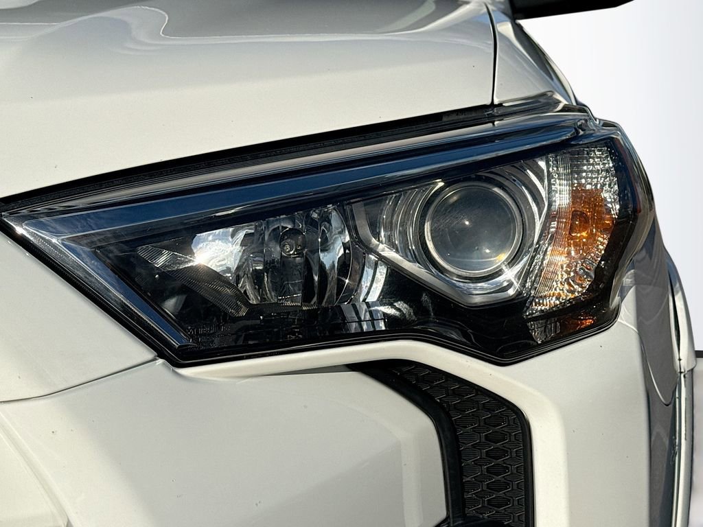 Used 2019 Toyota 4Runner TRD Off-Road image 9